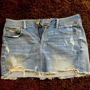 Short jean skirt